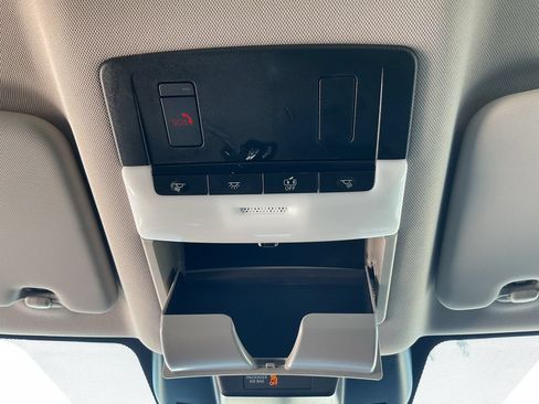 Used 2025 Nissan Rogue SV FWD image 15