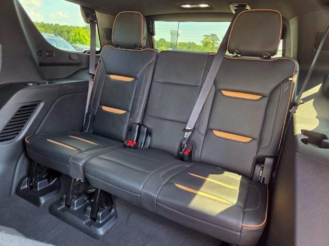Used 2023 GMC Yukon AT4 w/ Technology Package AWD/4WD image 14