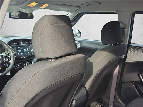 Used 2020 Kia Soul LX image 15