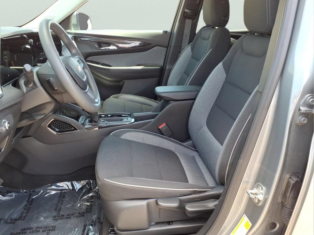 Used 2025 Chevrolet TrailBlazer LT FWD image 21