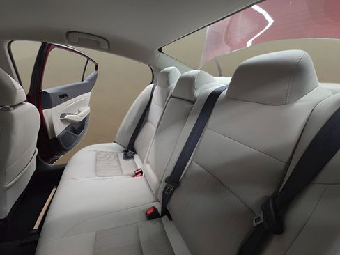Used 2025 Nissan Altima 2.5 SV FWD image 15