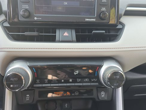 Certified 2022 Toyota RAV4 XLE image 23