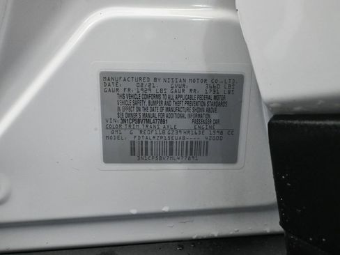 Used 2021 Nissan Kicks S image 47