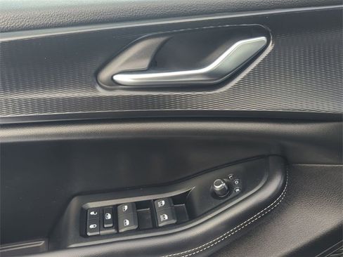 Used 2024 Jeep Grand Cherokee Altitude image 13