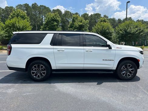 Used 2022 Chevrolet Suburban Z71 w/ Z71 Off-Road Package AWD/4WD image 23