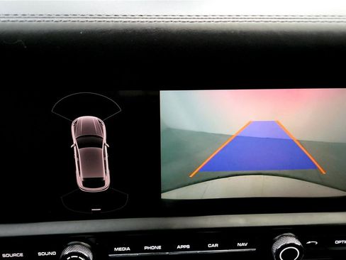 Used 2021 Porsche Macan image 43