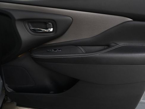 Used 2024 Nissan Murano SL image 9