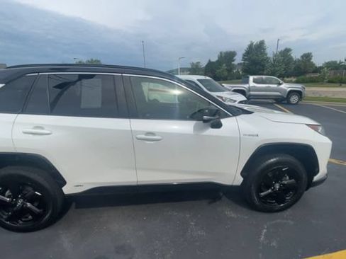 Used 2019 Toyota RAV4 XSE w/ Carpet Mat Package AWD/4WD image 3