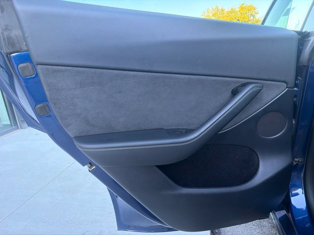 Used 2023 Tesla Model Y Long Range AWD/4WD image 18