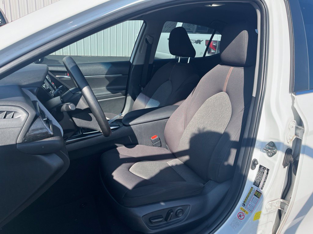Used 2019 Toyota Camry LE FWD image 20