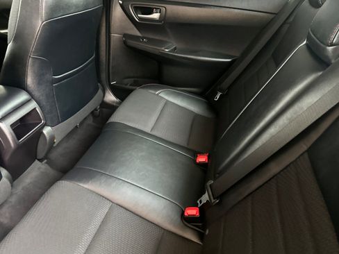 Used 2017 Toyota Camry SE image 12