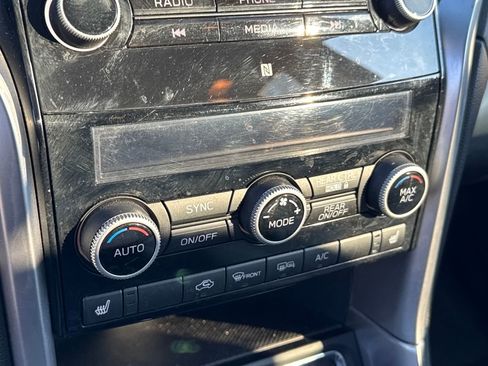 Used 2022 Subaru Ascent Limited image 24