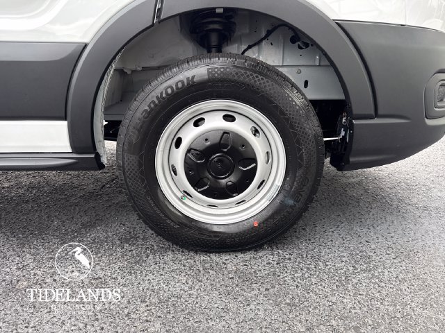 New 2027 Ford Transit 250 148 Medium Roof RWD image 28