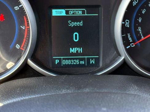 Used 2013 Chevrolet Cruze LS image 18