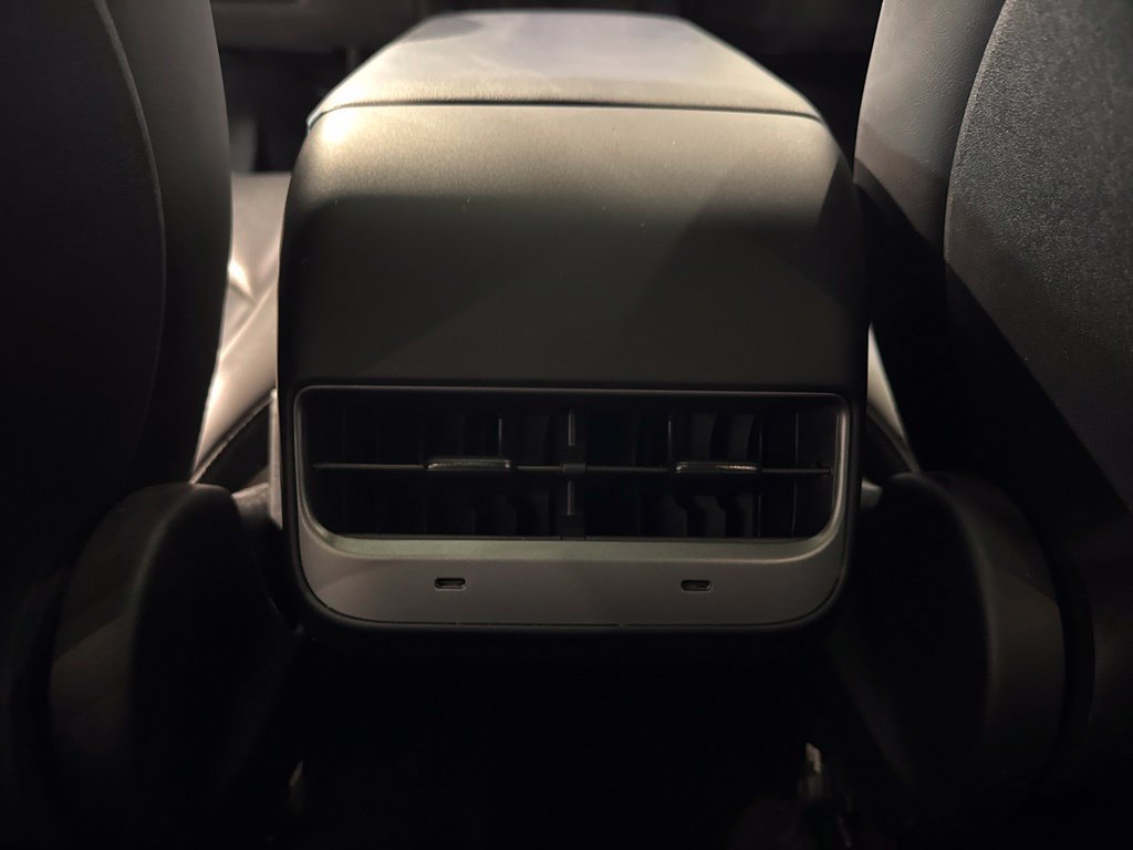 Used 2023 Tesla Model Y Long Range AWD/4WD image 18