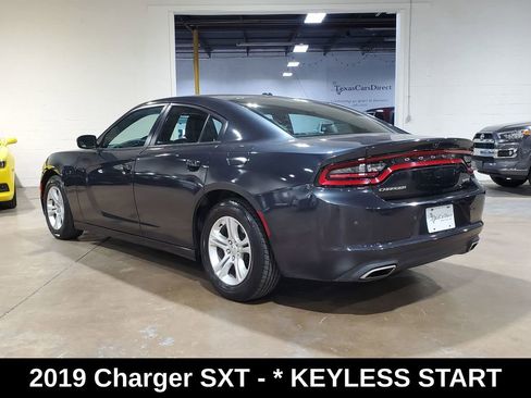 Used 2019 Dodge Charger SXT w/ Leather Interior Group image 12