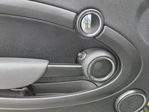 Used 2010 MINI Cooper Hardtop image 16