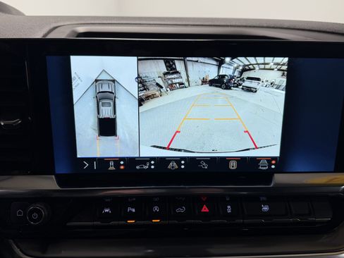 Used 2024 Chevrolet Silverado 1500 High Country w/ High Country Premium Package image 12