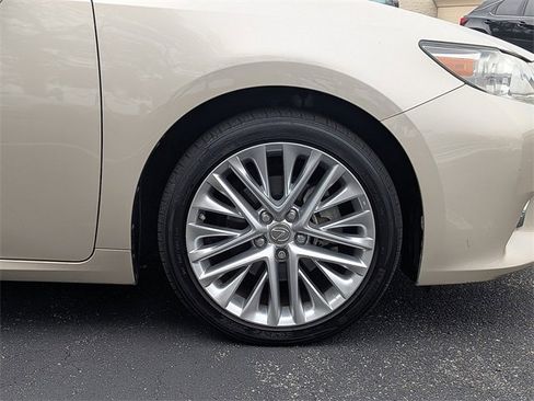 Used 2013 Lexus ES 350 w/ Luxury Pkg image 11