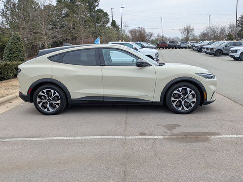 Certified 2025 Ford Mustang Mach-E Select w/ Comfort Package Lite image 3