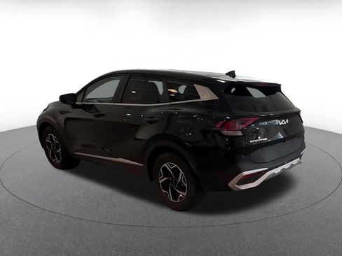 Used 2025 Kia Sportage LX FWD image 9