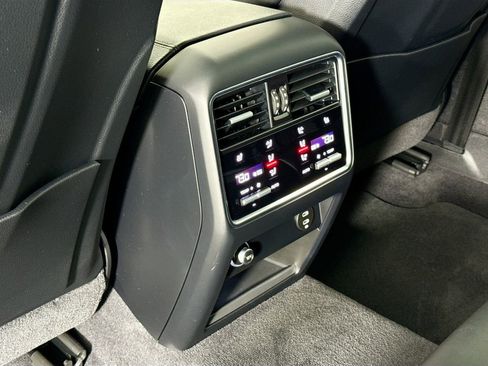 Used 2023 Porsche Cayenne image 16