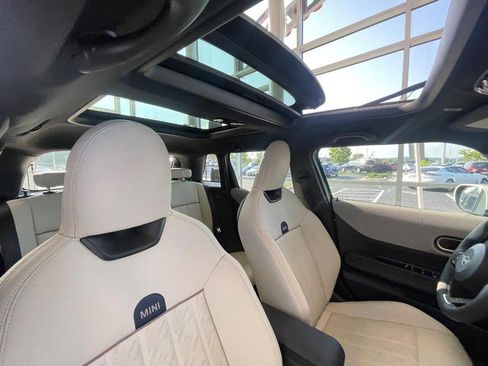 Used 2025 MINI Cooper S image 8
