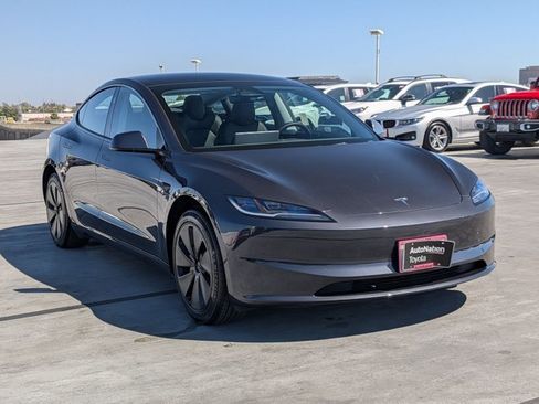 Used 2025 Tesla Model 3 Long Range RWD image 3