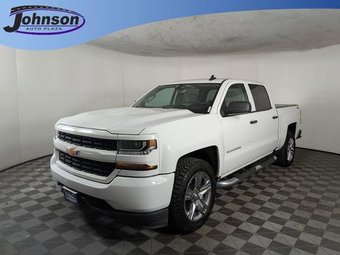 Used 2018 Chevrolet Silverado 1500 Custom w/ Custom Value Package image 1