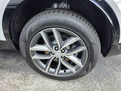 Used 2026 Land Rover Discovery Sport Landmark AWD/4WD image 9