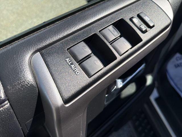 Used 2022 Toyota 4Runner SR5 AWD/4WD image 24
