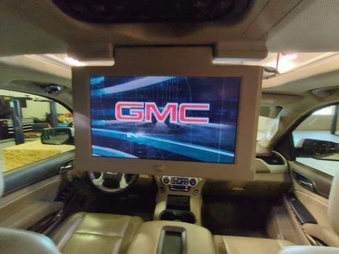 Used 2019 GMC Yukon XL SLT w/ Premium Edition image 29