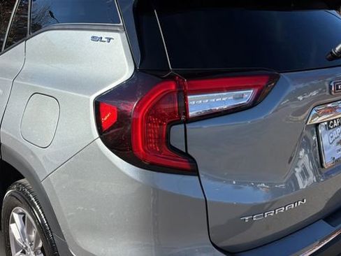 Used 2023 GMC Terrain SLT image 35