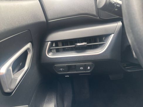 Used 2025 Kia K4 FWD image 33