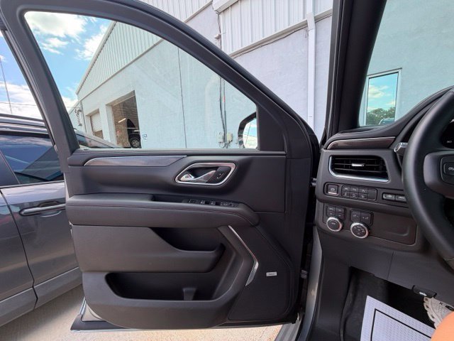 Used 2024 GMC Yukon AT4 w/ Technology Package AWD/4WD image 30