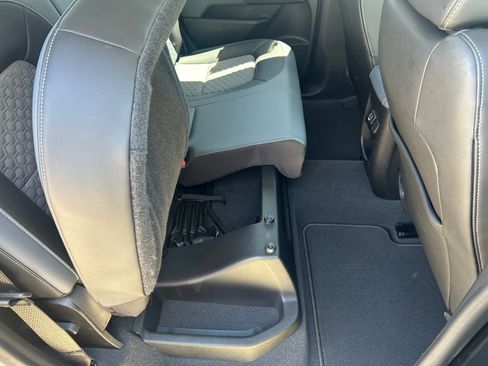 Used 2021 Chevrolet Colorado Z71 w/ Safety Package AWD/4WD image 35