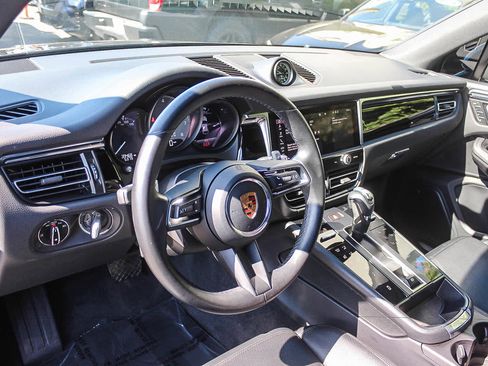 Used 2024 Porsche Macan S AWD/4WD image 16