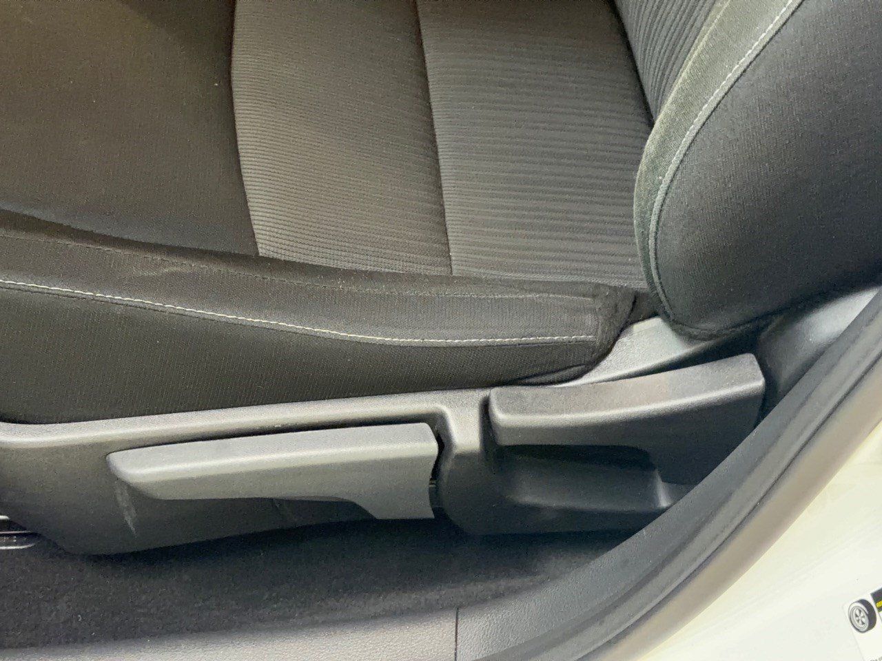 Used 2025 Nissan Sentra SV FWD image 16