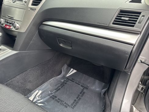 Used 2010 Subaru Legacy 2.5i Premium image 20