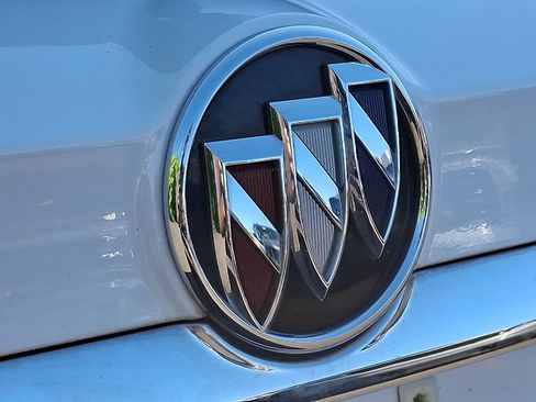 Certified 2021 Buick Encore Preferred AWD/4WD image 29