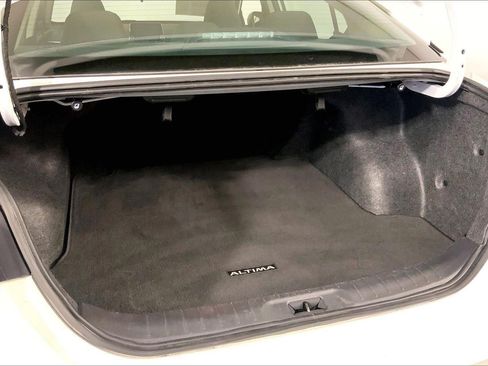 Used 2025 Nissan Altima 2.5 SV FWD image 27