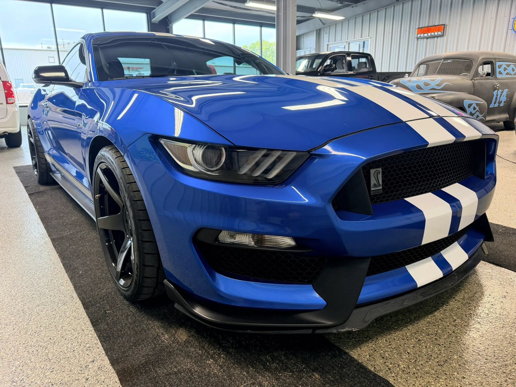 Used 2019 Ford Mustang Shelby GT350 w/ Technology Package RWD image 4