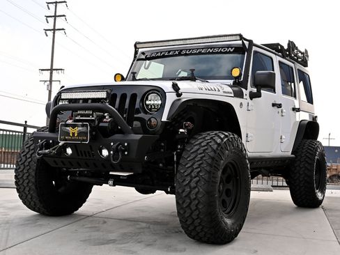 Used 2015 Jeep Wrangler Unlimited Sport image 3