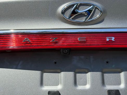 Used 2014 Hyundai Azera Limited w/ Option Group 02 FWD image 10