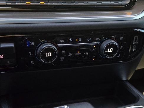 Used 2022 Chevrolet Silverado 1500 High Country w/ High Country Premium Package AWD/4WD image 23