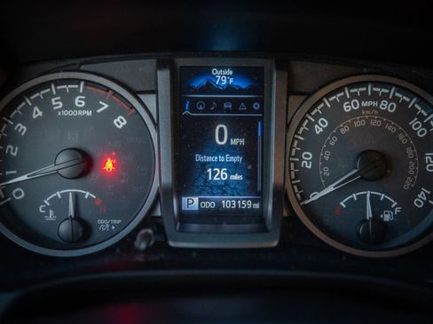 Used 2019 Toyota Tacoma TRD Sport image 19