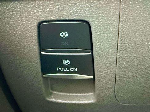 Used 2023 Ford Transit 350 XLT image 24