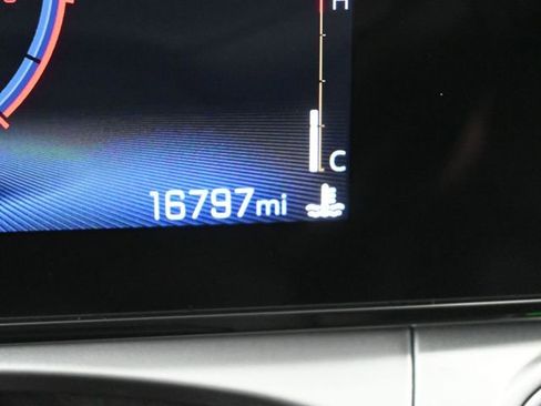 Used 2025 Chevrolet Trax LT w/ LT Convenience Package image 14