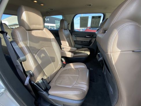 Used 2015 GMC Acadia SLT image 29