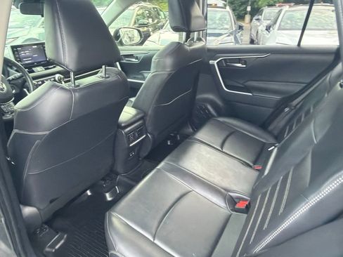 Used 2019 Toyota RAV4 XLE Premium w/ Cold Weather Package AWD/4WD image 20